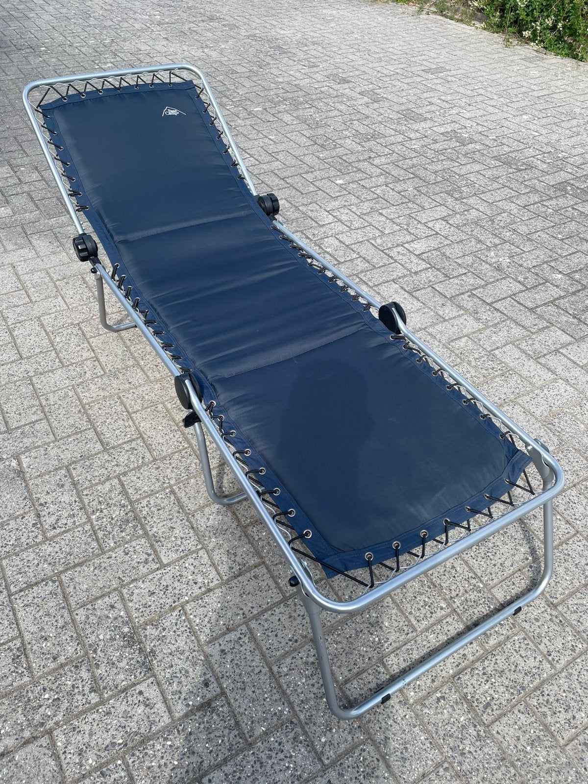 BaseCamp Comfortabele Camping Ligbed – Donkerblauw, Ophalen, Zo goed als nieuw, Inklapbaar
