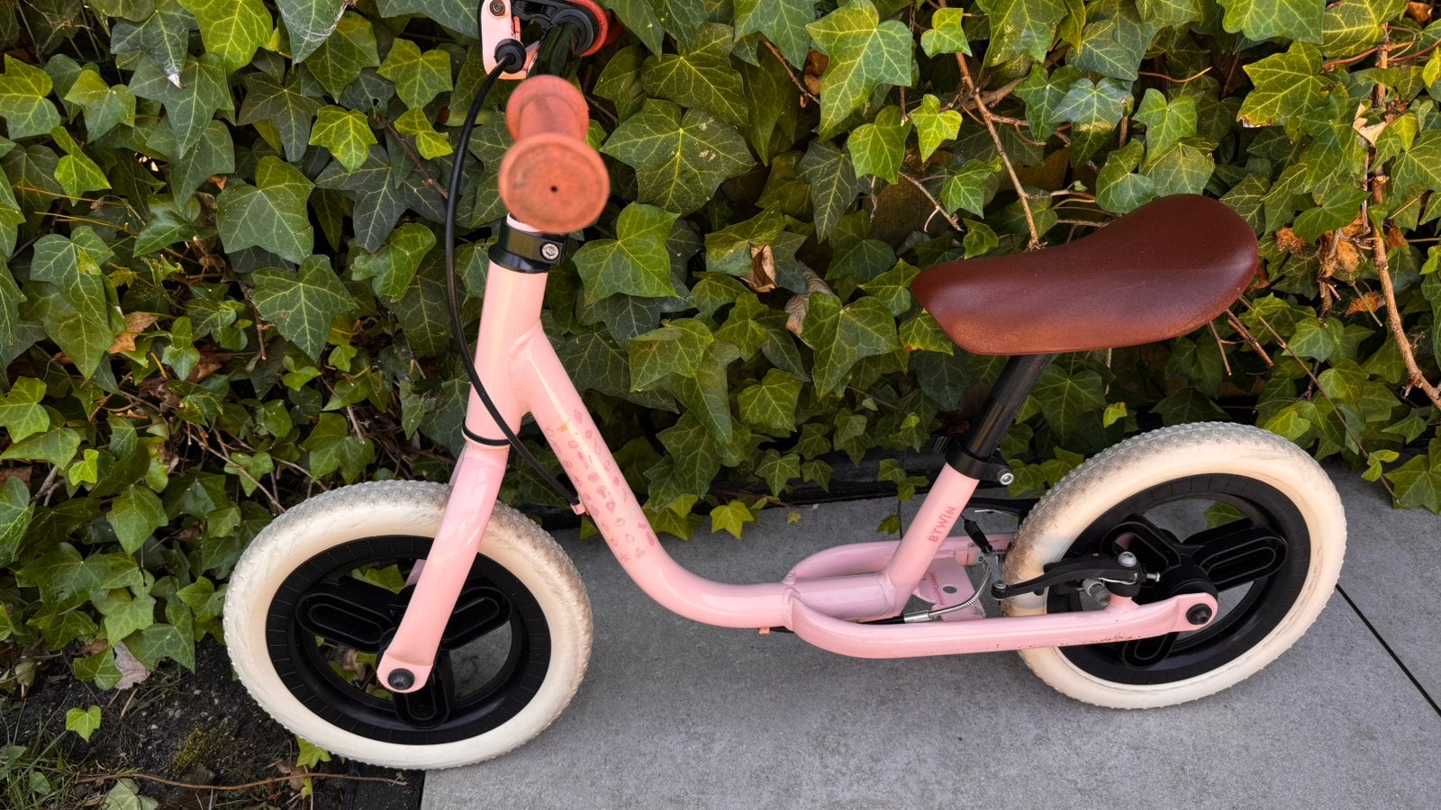 Vélo d'équilibre RunRide 500 - rose - 10 pouces, Enlèvement, Comme neuf, Stabilisateurs