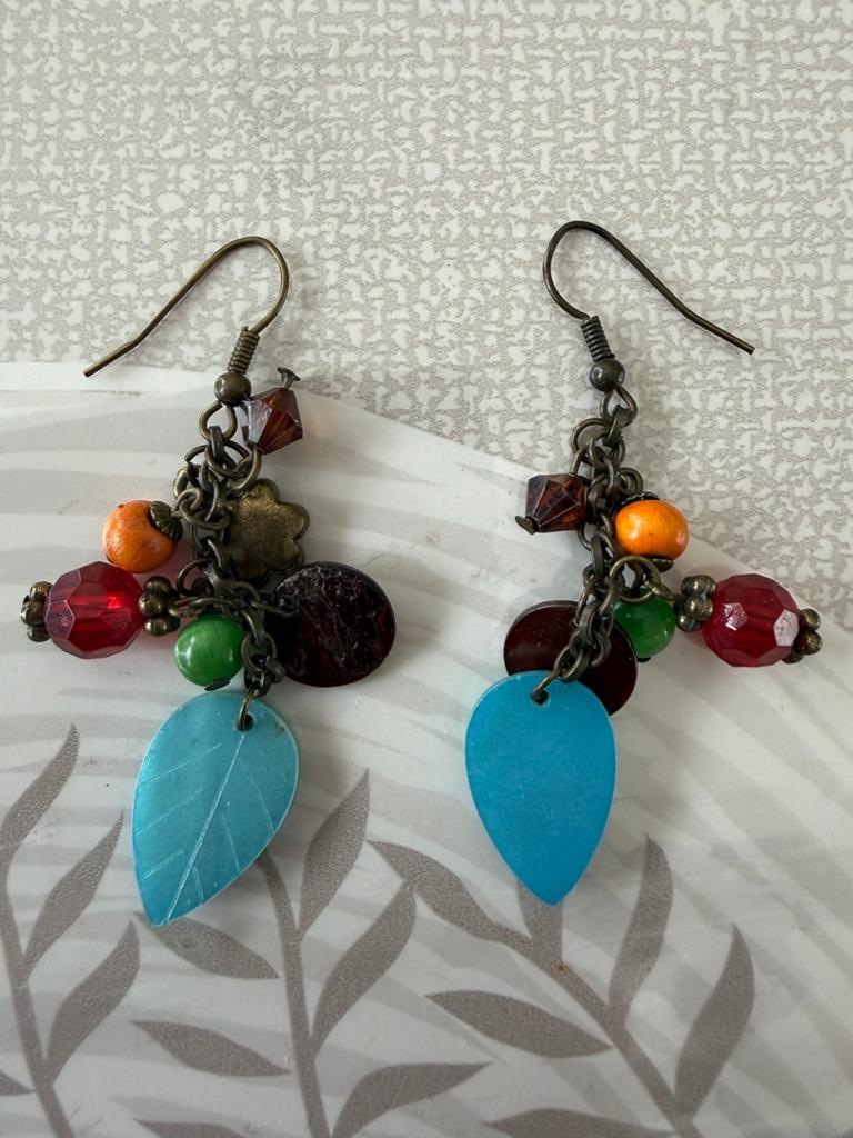 Boucles d’oreilles pendantes fantaisie style ethnique, Bijoux, Sacs & Beauté, Boucles d'oreilles, Comme neuf, Pendantes, Enlèvement ou Envoi