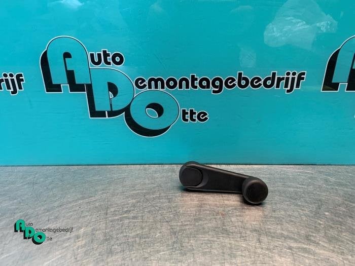 Manivelle de vitre d'un BMW 1-Serie (1-Serie 03-), -, 3 mois de garantie, Utilisé, -