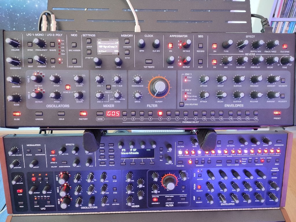 Synthétiseurs et matériel de studio (Mackie - ESI - Jaspers), Enlèvement, Comme neuf, Autres nombres, Avec connexion MIDI