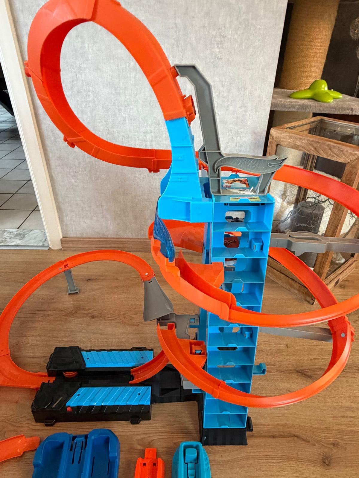 Hotwheels racebaan. Schiet auto’s omhoog., Kinderen en Baby's, Speelgoed | Racebanen, Ophalen, Zo goed als nieuw, Racebaan