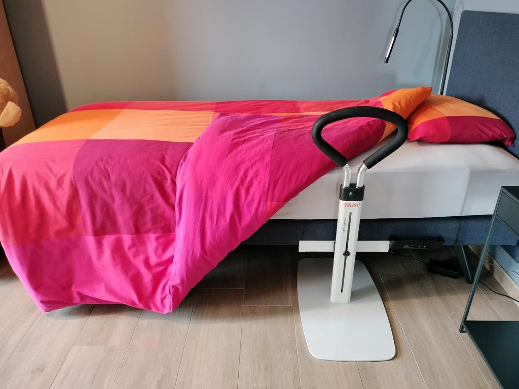 Opsta hulp voor bed, Ophalen, Zo goed als nieuw