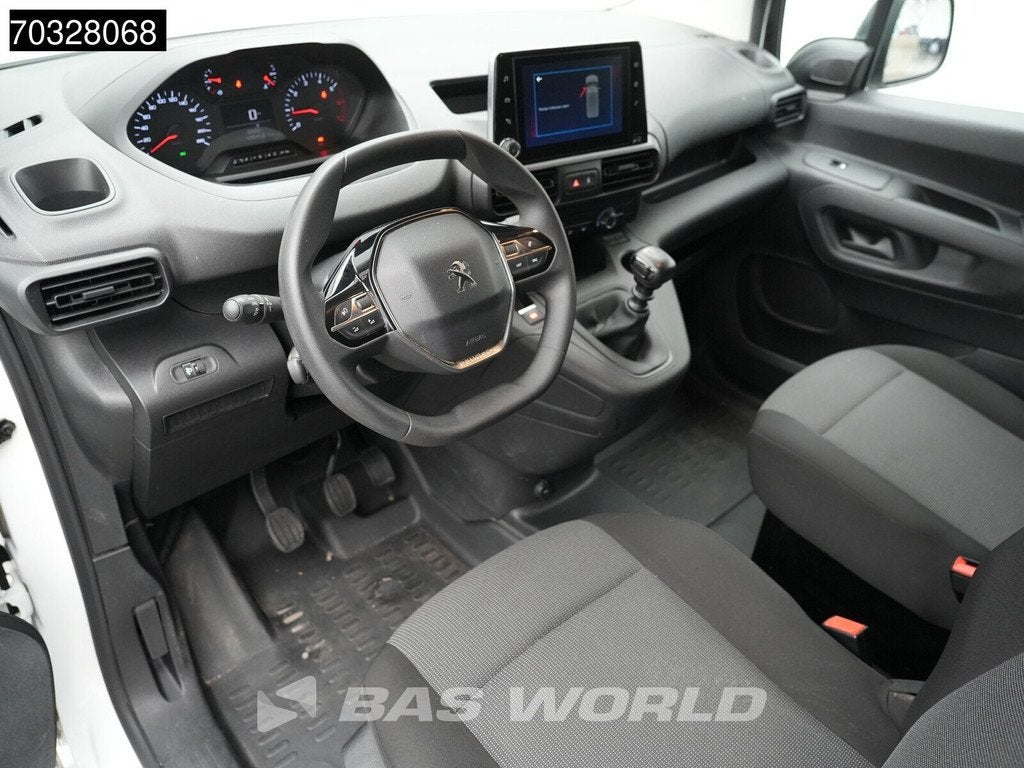 Peugeot Partner 110pk Benzine L1H1 Trekhaak Navi Airco Cruis, Auto's, Multifunctioneel stuurwiel, Stof, Gebruikt, 1199 cc