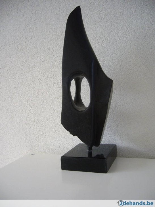 "OUDE SCHOEN"  --  Beeld uit harde steen., Ophalen, Steen of Keramiek, Beeld, Abstract