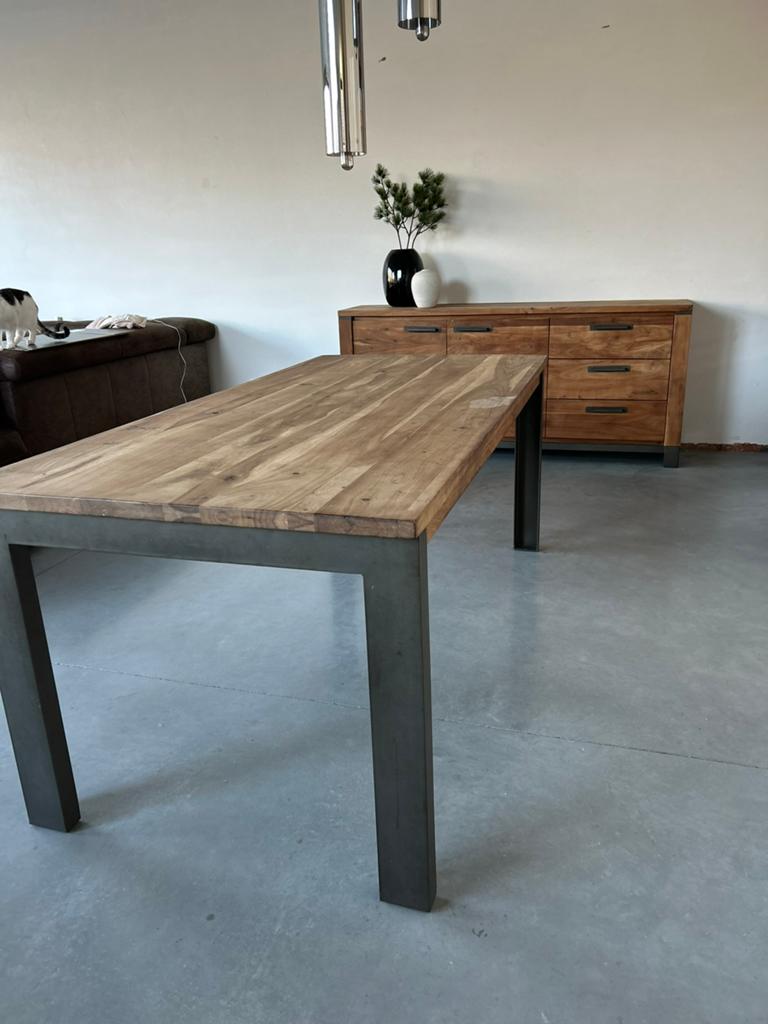 Tafel Handerd and hazel, 150 à 200 cm, Cinq personnes ou plus, Enlèvement, Utilisé