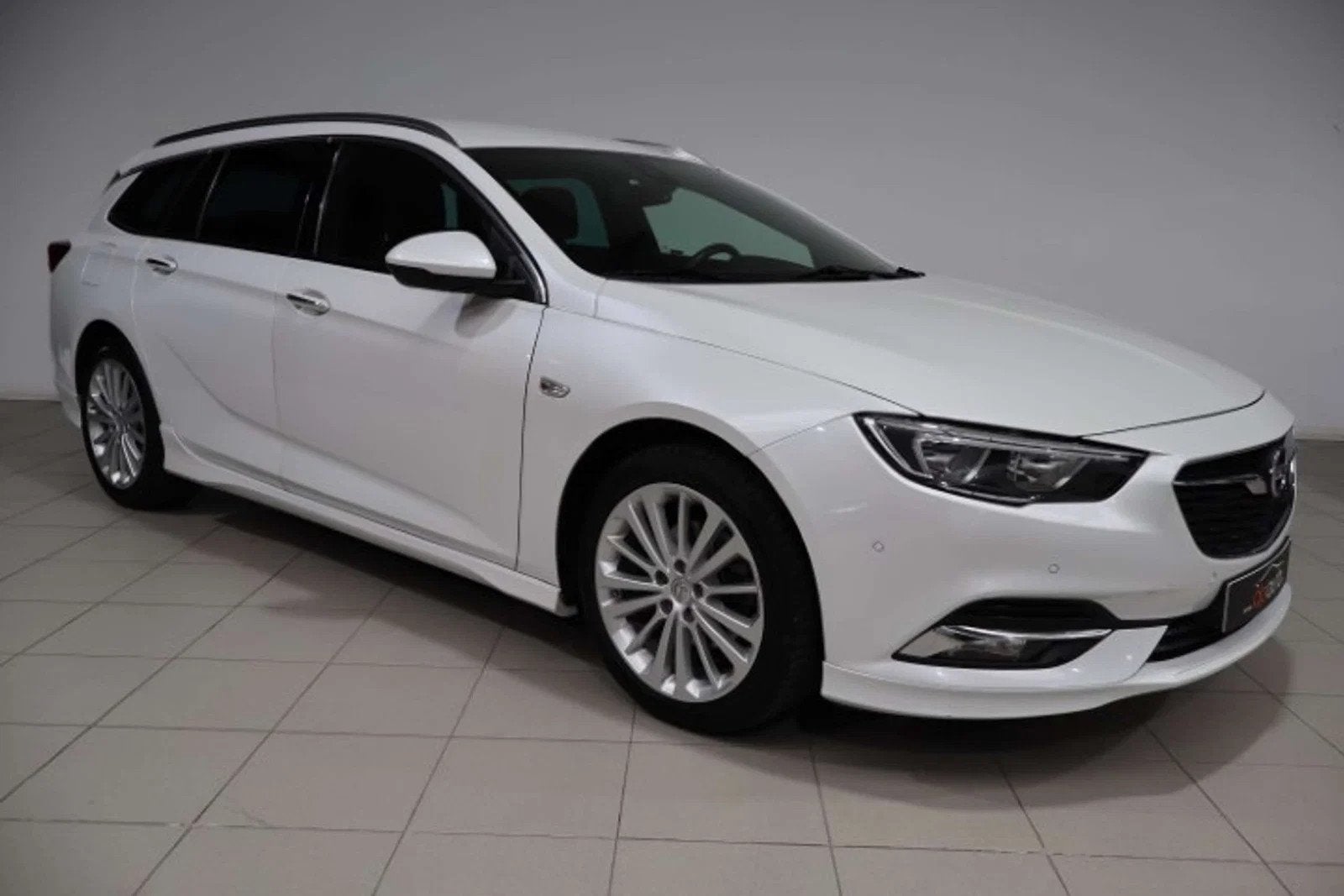 Opel Insignia Insignia Sports Tourer 1.5 Turbo Edition OPC L, Achat, https://public.car-pass.be/vhr/9a75b3d8-a041-4987-8711-c5097f024faa