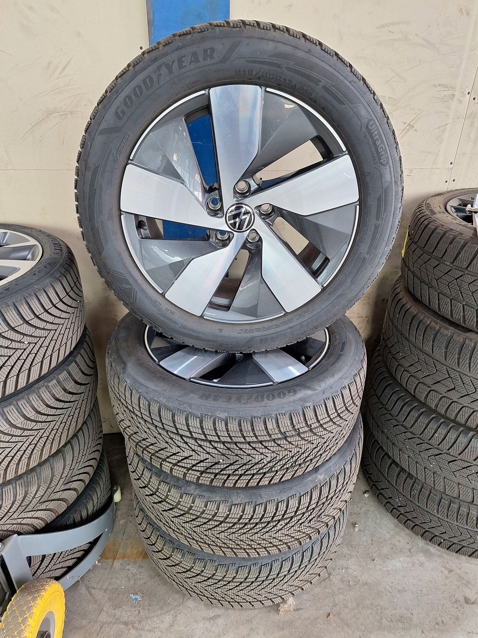 Volkswagen Passat Winterset 17 Inch Origineel, Ophalen, -, -, Banden en Velgen