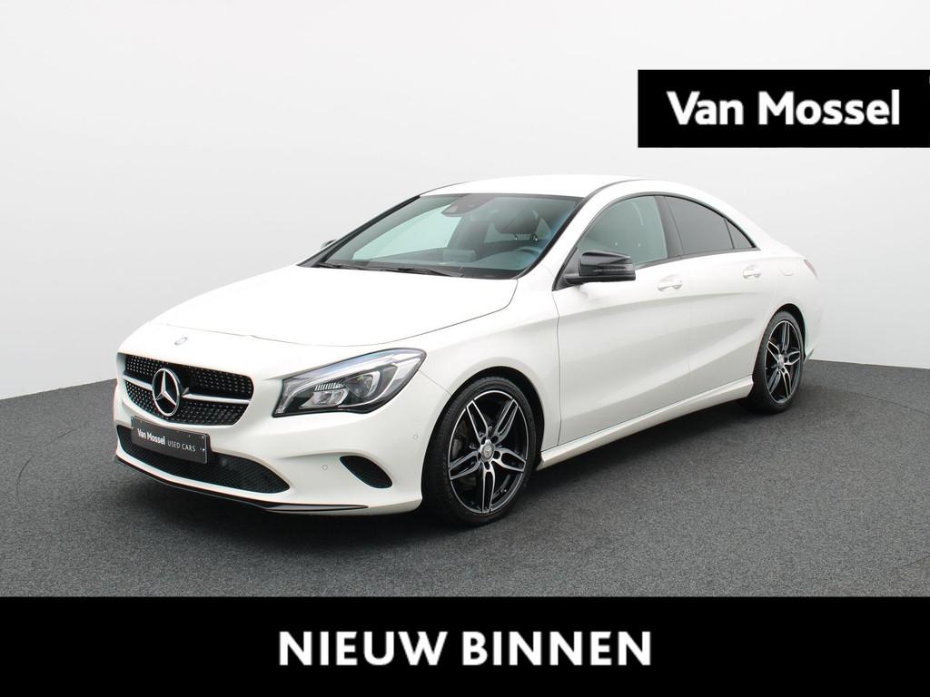 Mercedes-Benz CLA 200 Coupé + LEDER + CARPLAY + NIGHTPAKKET, Auto's, Stof, Gebruikt, 4 cilinders, 1600 cc