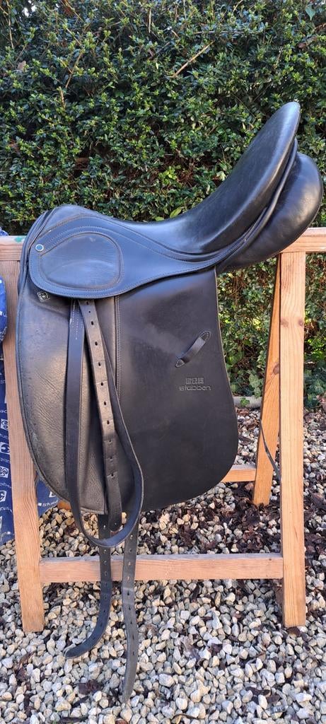 selle de dressage en cuir, Enlèvement