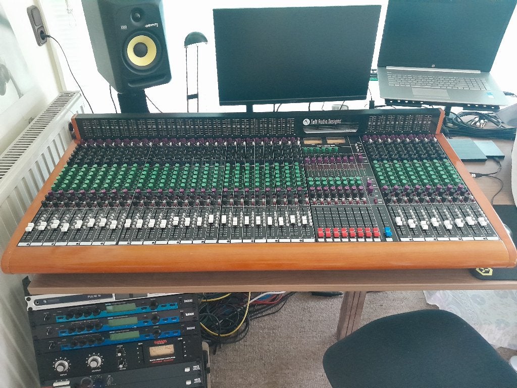 TOFT ATB 32, Muziek en Instrumenten, Ophalen, Zo goed als nieuw, 20 kanalen of meer