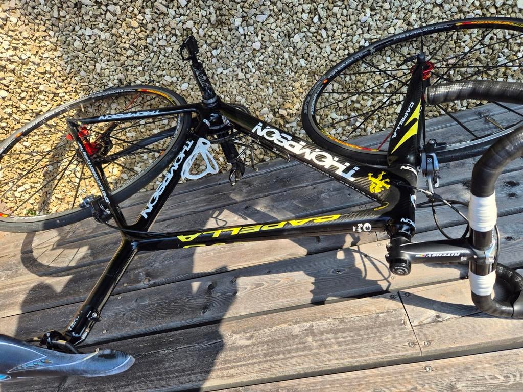 Thompson Capella, Fietsen en Brommers, Ophalen