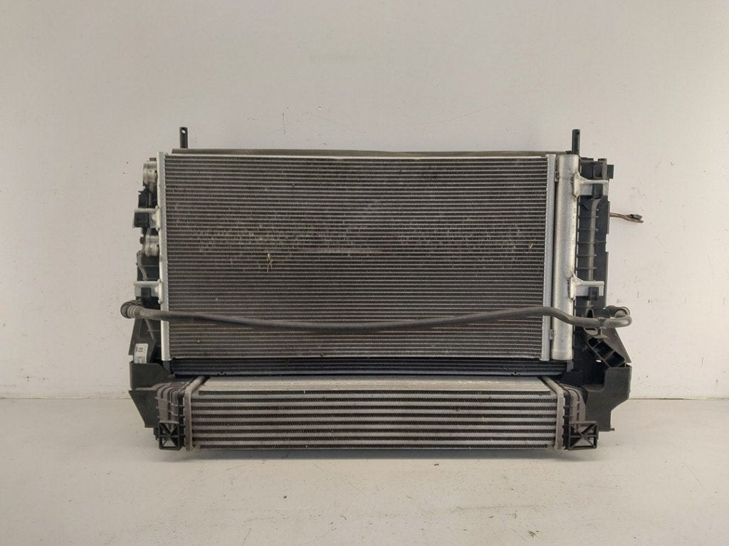 KOELERSET BMW 1 serie (F40) (01-2019/-), Gebruikt, BMW, Petuelring 130
80809  München, DE, Bayerische Motoren Werke AG
