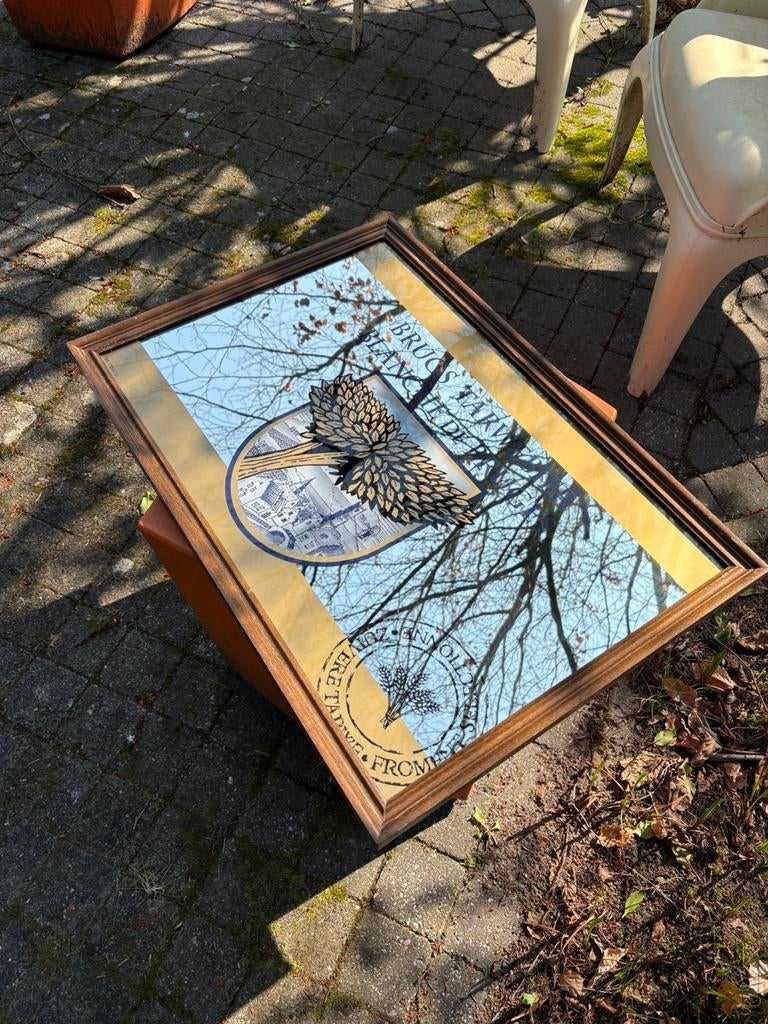 Brugs Tarwebier reclame spiegel, Ophalen