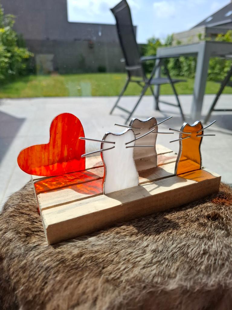 Kitty Love, Antiquités & Art, Envoi