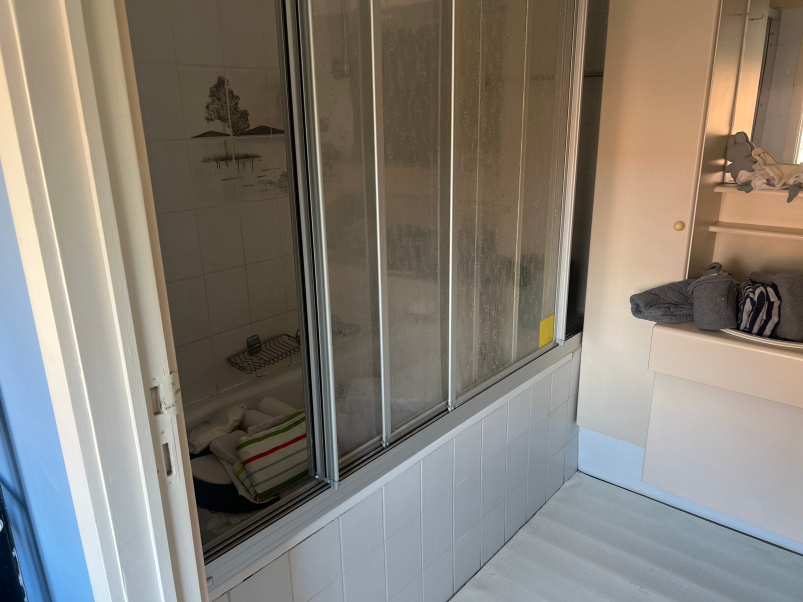 Badkamer, Enlèvement, Comme neuf