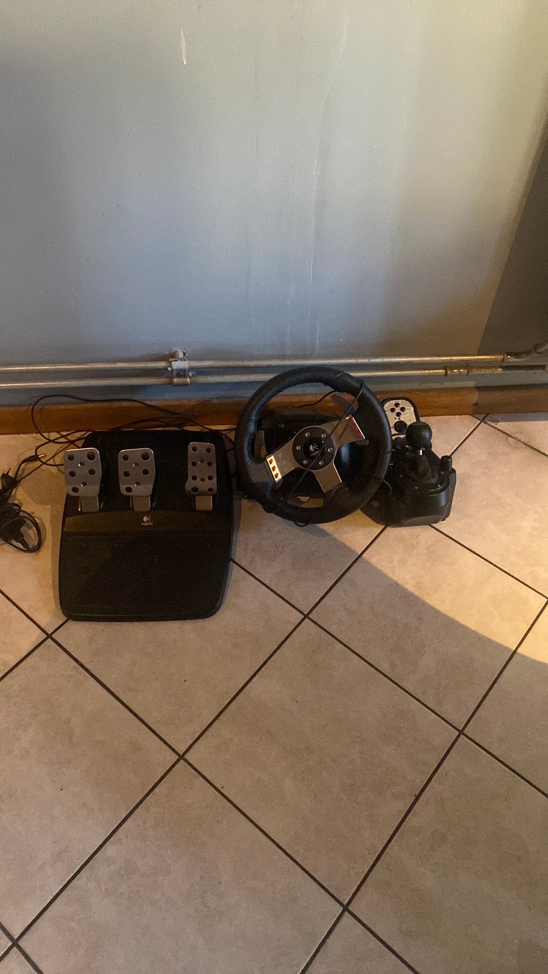 Logitech g27 autostuur, Consoles de jeu & Jeux vidéo, Enlèvement, Comme neuf