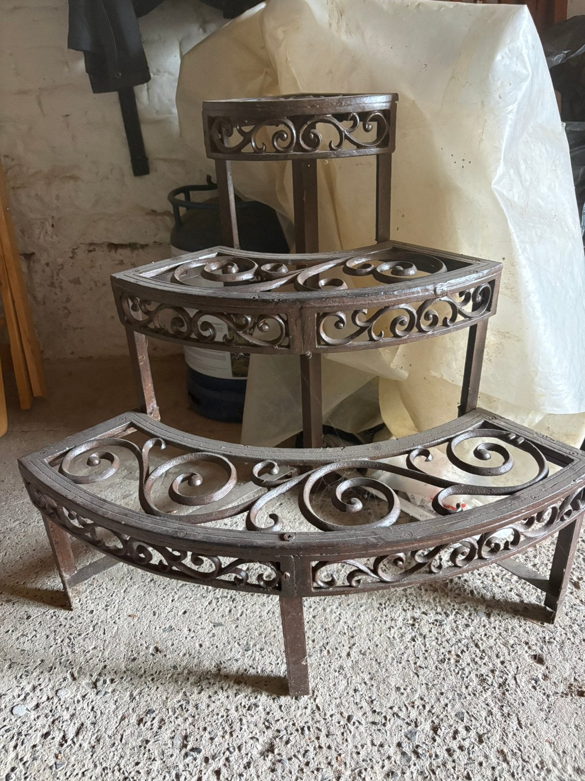 Tres jolie etagere en fer forge, Enlèvement, Comme neuf, Étagère, Métal