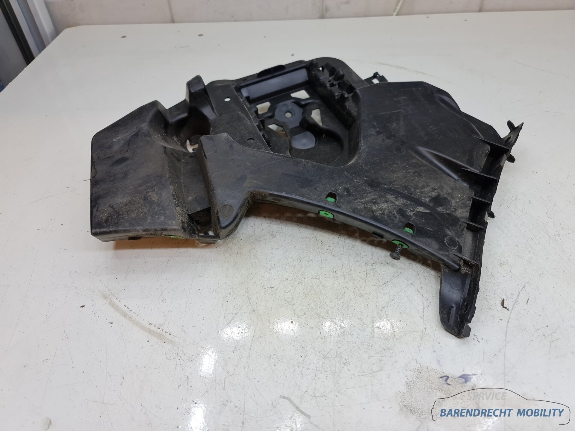 Bumpersteun V40 Volvo rechts achter RA 31395104, Gebruikt, Gunnar Engellaus vag 8
405 31  Gothenburg, SE, Info@volvocars.com, Achter