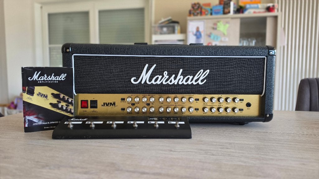 Marshall JVM410H + Footswitch, Muziek en Instrumenten, Versterkers | Bas en Gitaar, Ophalen, Zo goed als nieuw, Gitaar, 100 watt of meer