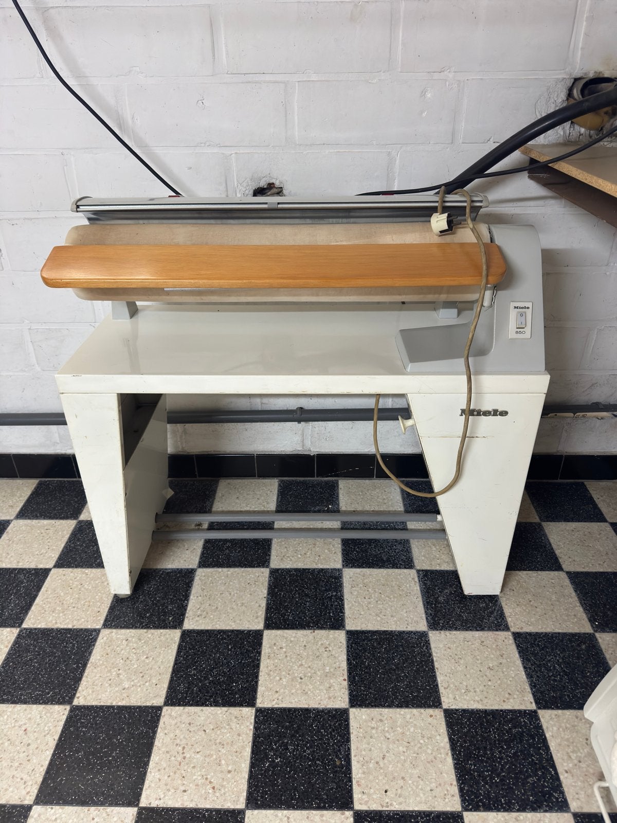 Miele B850 strijkrol/drukpers, Electroménager, Enlèvement, Utilisé