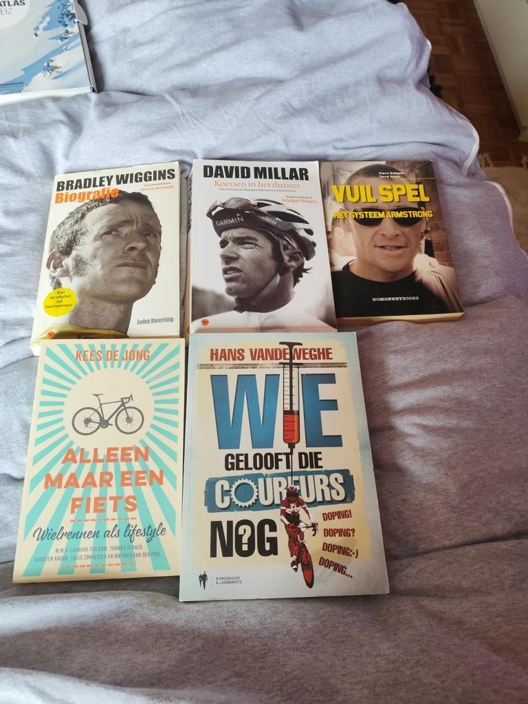 Diverse boeken over fietsen en wielrenners, Ophalen