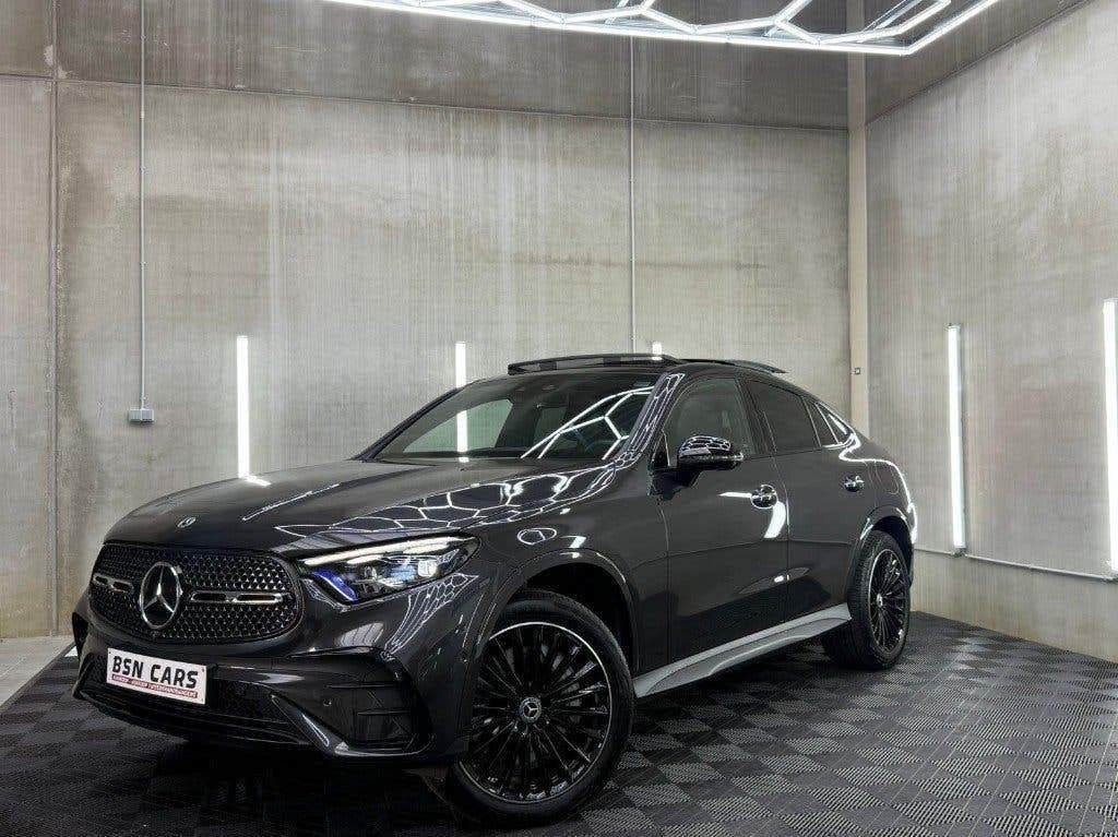 MERCEDES-BENZ GLC300 COUPÉ/BTW/AMG/PANO/MEMORY/BURMEISTER, Auto's, Automaat, 230 kW, Zwart, Leder