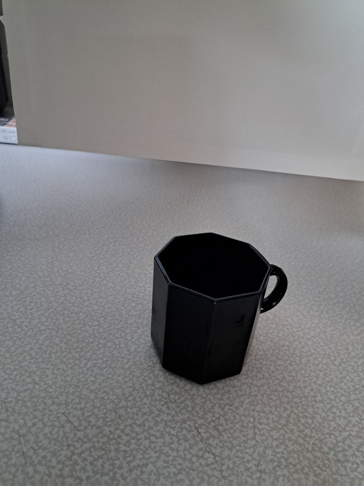 koffie tassen met bordje, Ophalen, Zo goed als nieuw, Zwart, Glas