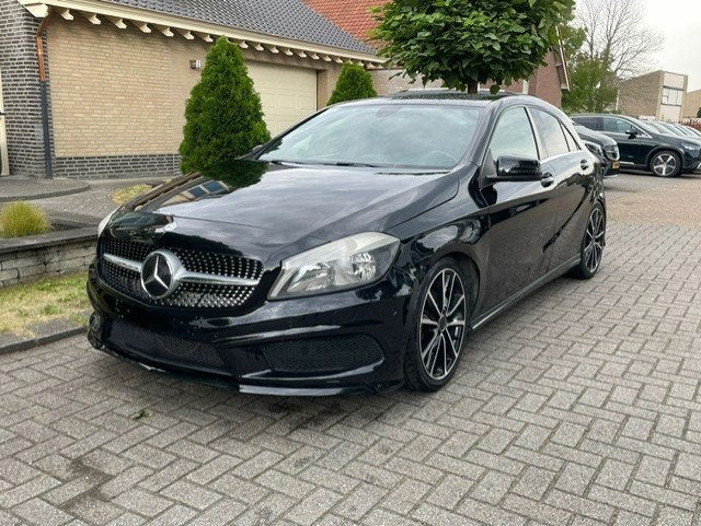 Mercedes-Benz A-Klasse 200 AMG LINE NAVI PDC, Autos, Mercedes-Benz, Classe A, Achat, Boîte manuelle, 5 portes