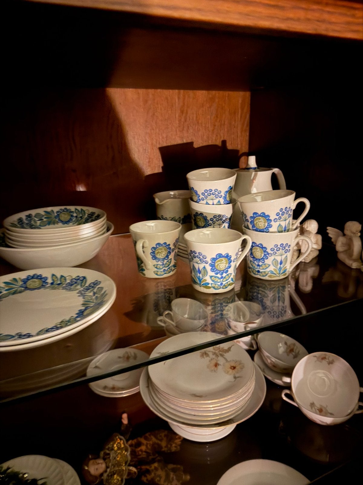Twee zeer oude servies van de jaren 60/70, Antiek en Kunst, Antiek | Servies compleet, Ophalen