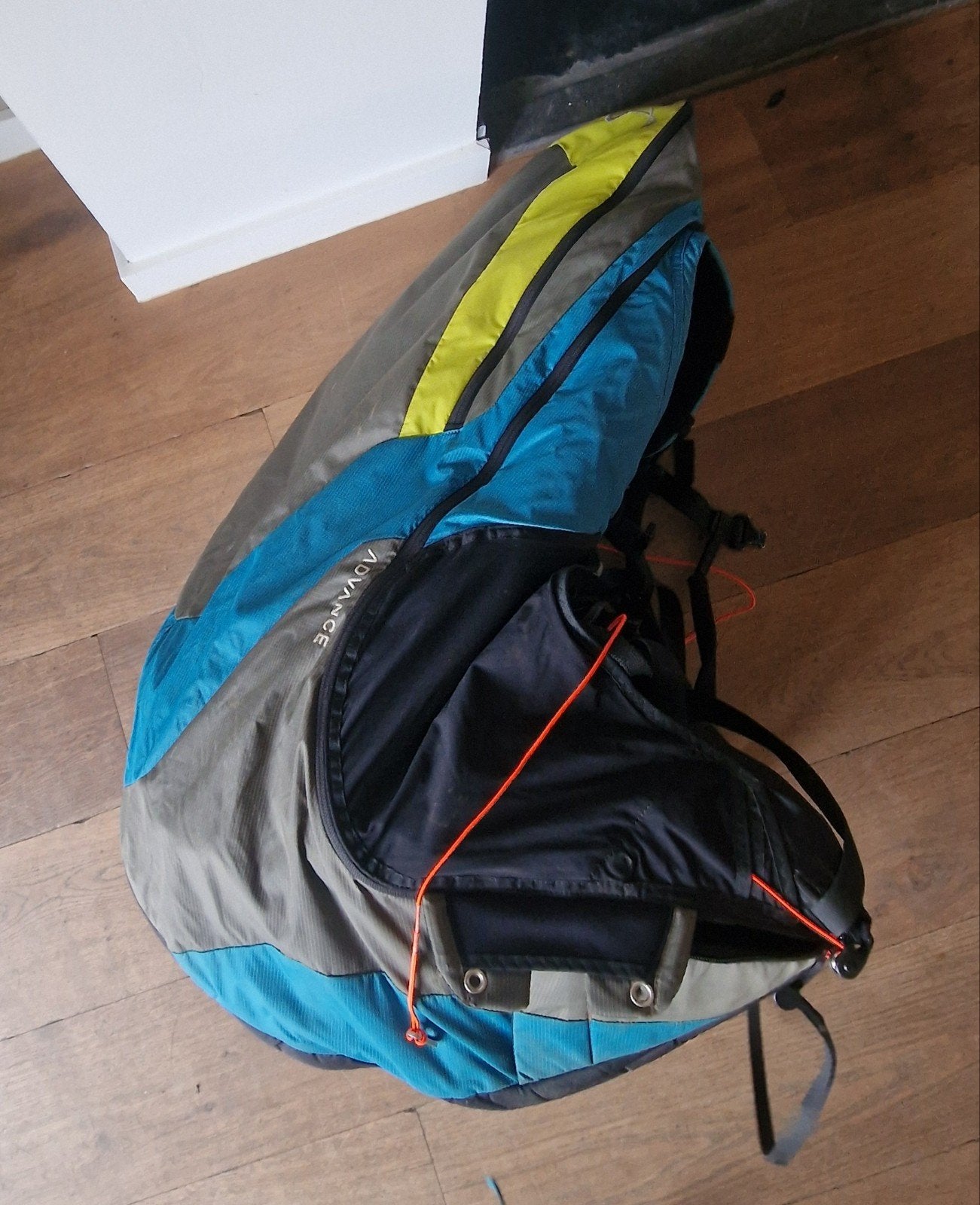 Sellette de parapente Advence Axess 4 taille M, Sports & Fitness, Enlèvement, Comme neuf, Siège ou Harnais
