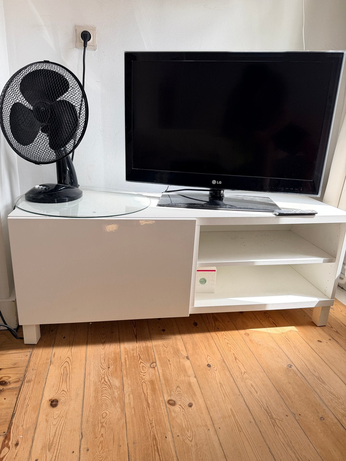 Wit TV-kastje, Huis en Inrichting, Ophalen, Zo goed als nieuw
