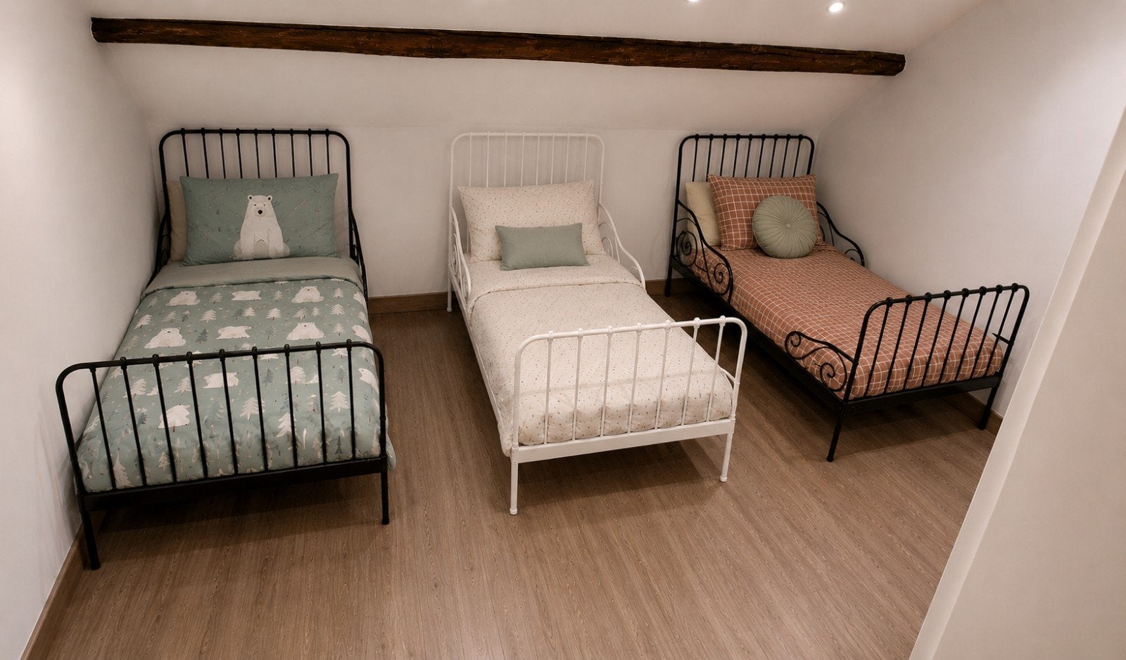 3 evoluerende kinderbedden + matras