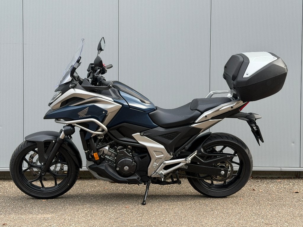 Honda NC 750 X DCT automaat / Topkoffer / 2023, Motoren, 2 cilinders, Motorrijbewijs A, Bedrijf, Meer dan 35 kW