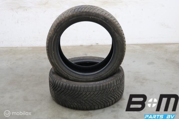 2 x 2354518 94V Pirelli Cinturato Winter 2 / 6.5mm 235 45 18, Auto-onderdelen, Banden en Velgen, 18 inch, Gebruikt, Winterbanden