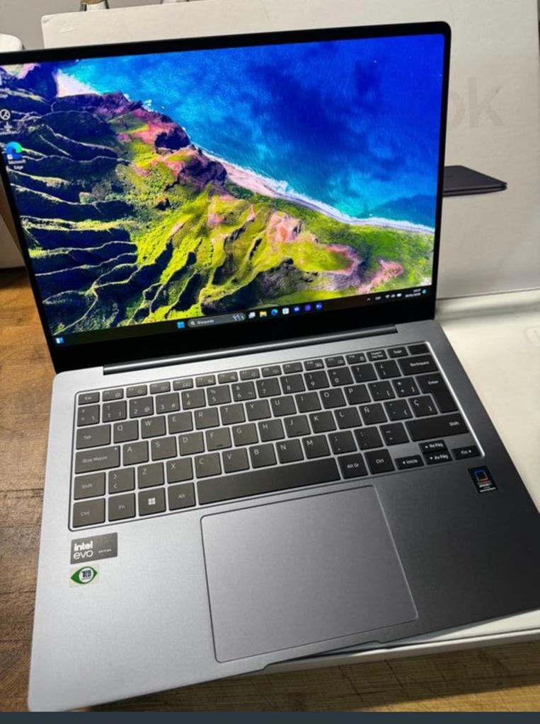 Samsung galaxy book 4 pro, Computers en Software, Windows Laptops, Ophalen, Zo goed als nieuw, 16 GB