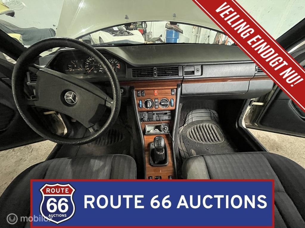 Mercedes-Benz 300 E-24 | 1992 | Route 66 Auctions, Autos, Achat, Entreprise, Boîte manuelle, Autre carrosserie