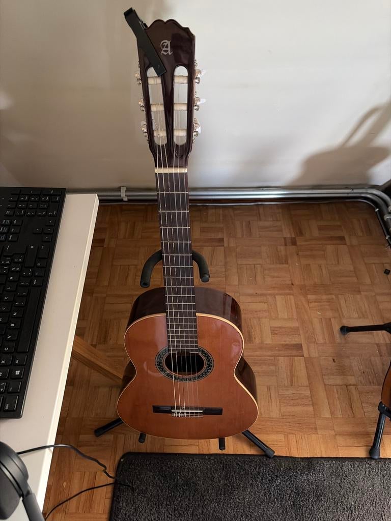 Gitaar alhambra, Ophalen, Zo goed als nieuw