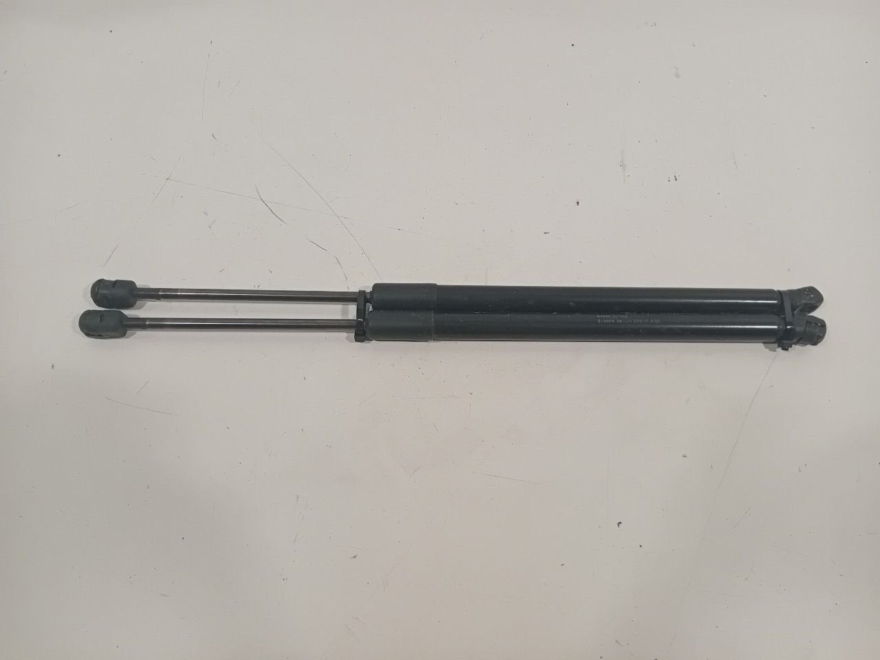 Gasdrukveerset achter Hyundai iX 20, Onderdelen@venauto.nl, Van der Ven Autorecycling B.V., Gebruikt, Ettenseweg 76, 4706 PB Roosendaal, The Netherlands