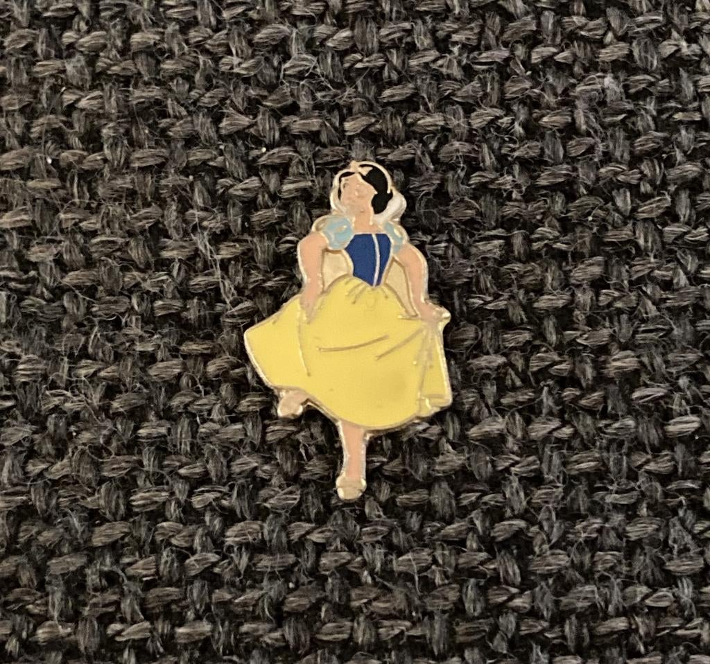 PIN - DISNEY - SNEEUWWITJE - BLANCHE NEIGE - SNOW WHITE, Envoi, Utilisé, Figurine, Insigne ou Pin's