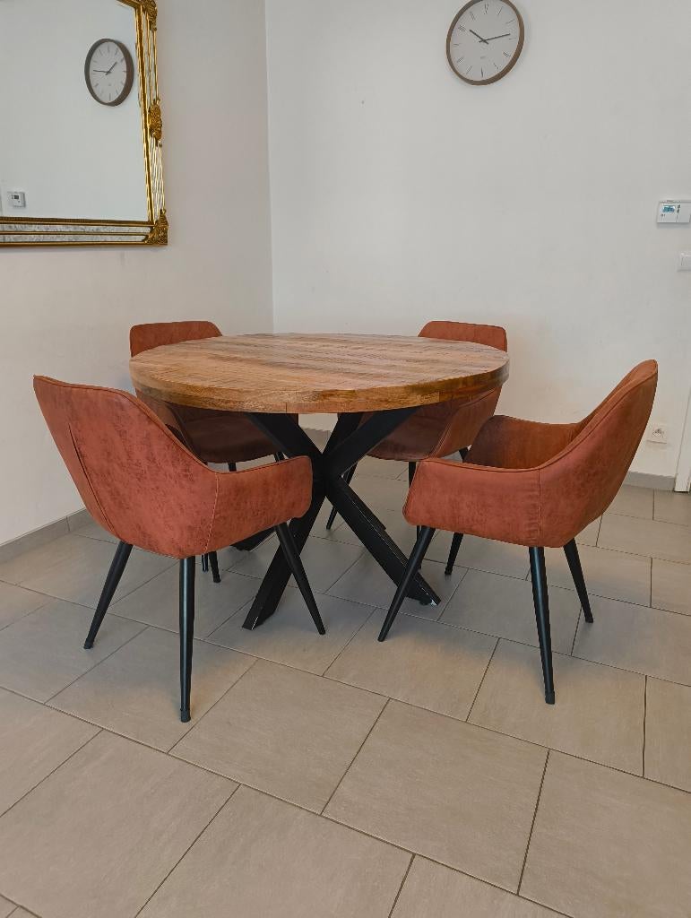 Stijlvolle ronde eettafel (120 cm) met 4 designstoelen, Huis en Inrichting, Tafels | Eettafels, Ophalen, Rond, Zo goed als nieuw