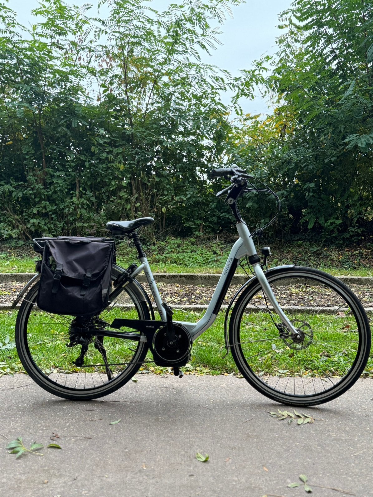 Sparta elektrische damesfiets – Bosch middenmotor 2800km, Ophalen, Zo goed als nieuw, 50 km per accu of meer, Sparta
