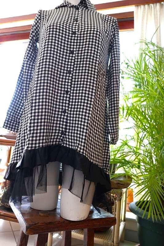 stijlvol aparte zwart wit jurk, Vêtements | Femmes, Robes, Porté, Taille 38/40 (M), Autres couleurs, Sous le genou, Enlèvement ou Envoi