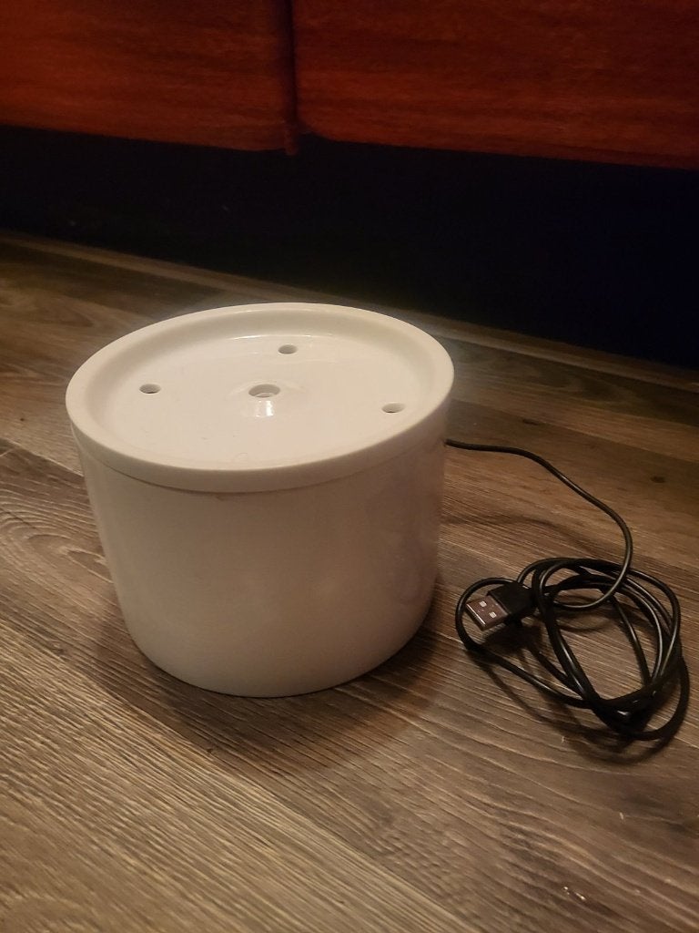 Keramische drinkfontein, Ophalen of Verzenden, Automatisch, Zo goed als nieuw
