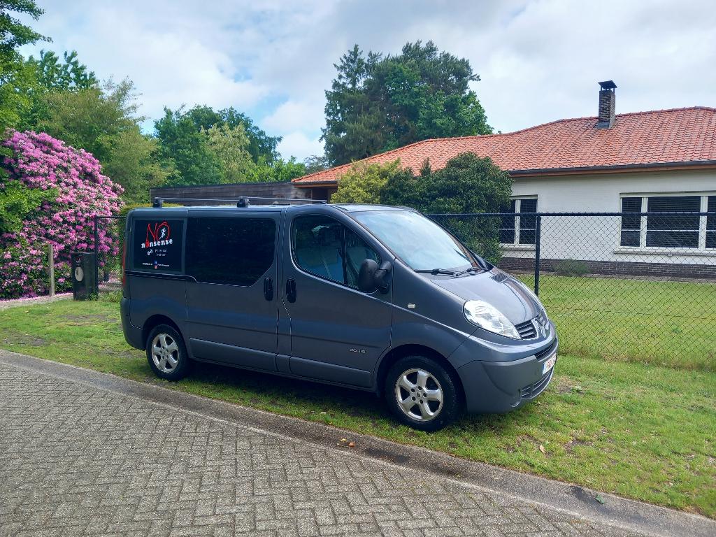 Bestelwagen lichte vracht Renault Trafic, Auto's, Renault, Voorwielaandrijving, Stof, 4 cilinders, Particulier