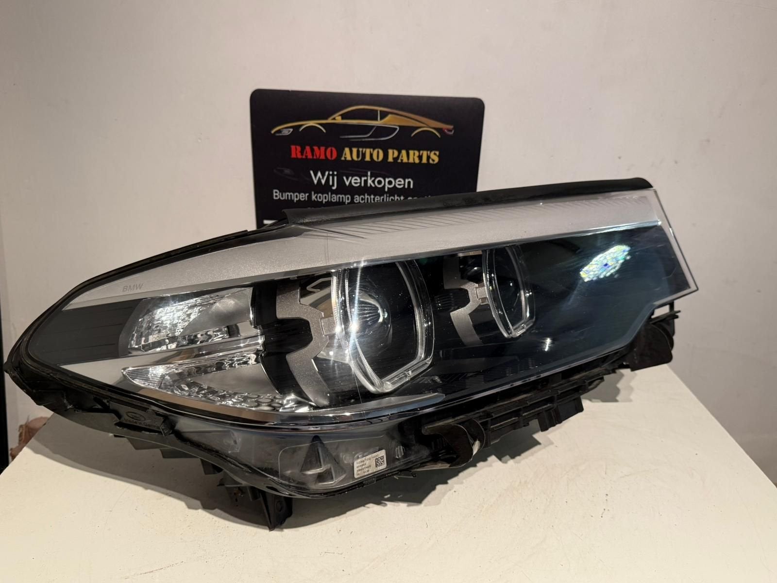 BMW 5 SERIE G30 G31 KOPLAMP VOLL LED RECHTS 8499112-01, Gebruikt, -, -, Ophalen of Verzenden