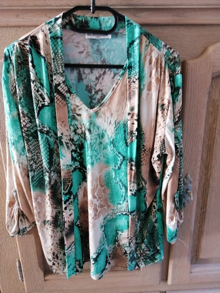 VICTORIA TOM bloes maat T3 / 42 NIEUW, Kleding | Dames, Blouses en Tunieken, VICTORIA TOM, Maat 42/44 (L), Nieuw, Ophalen of Verzenden