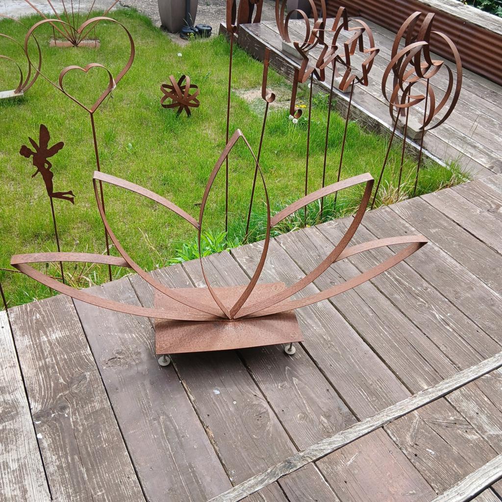 Lotus en acier Corten, Ophalen