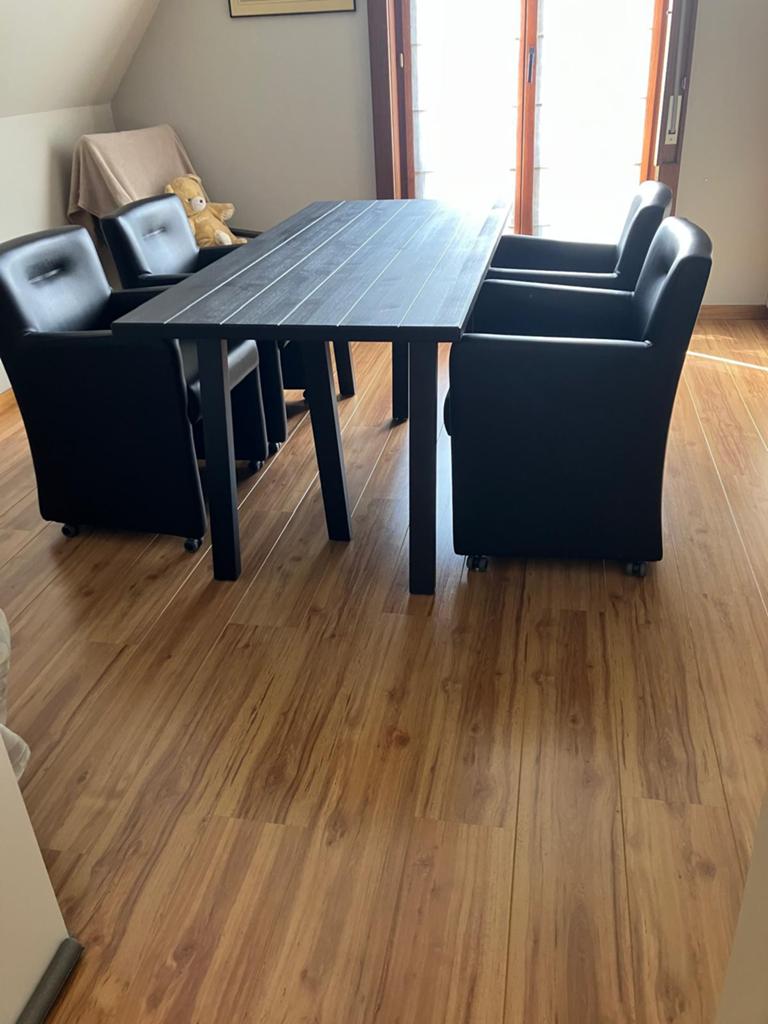 Lederen clubzetel  en  houten tafel, Huis en Inrichting, Ophalen