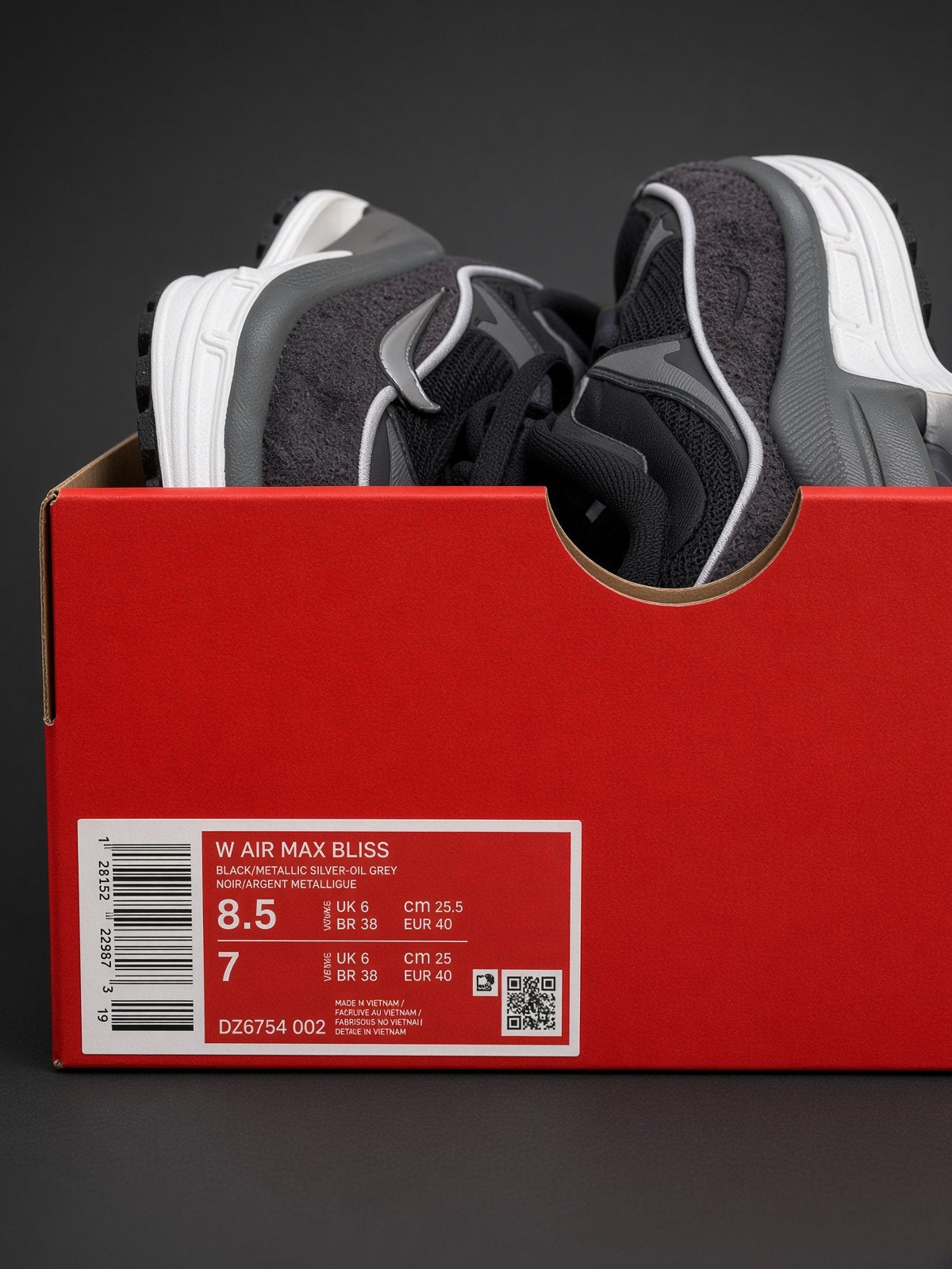 Baskets Nike Air Max Bliss neuves pour femmes, taille EU40, Vêtements | Femmes, Chaussures, Neuf, Gris, Enlèvement ou Envoi, Sneakers et Baskets